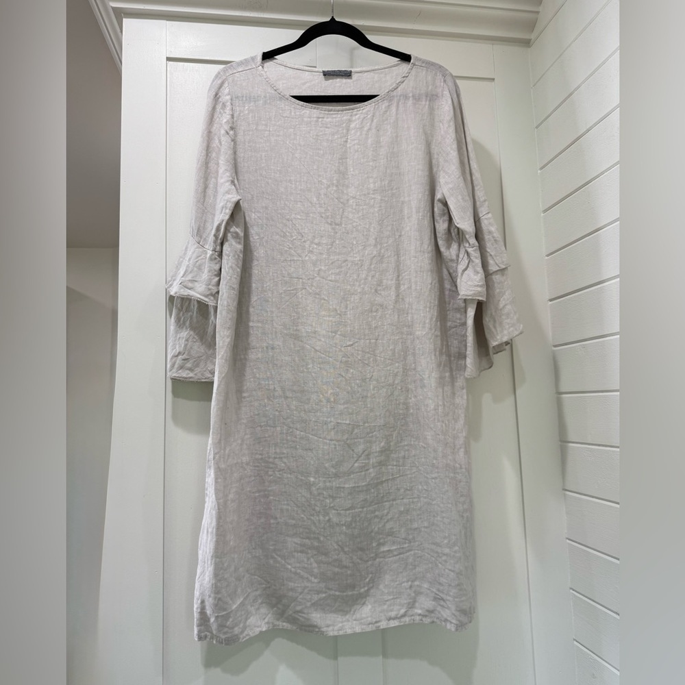 Piazza Del Tempio Light‎ Oat Ruffle Sleeve Dress